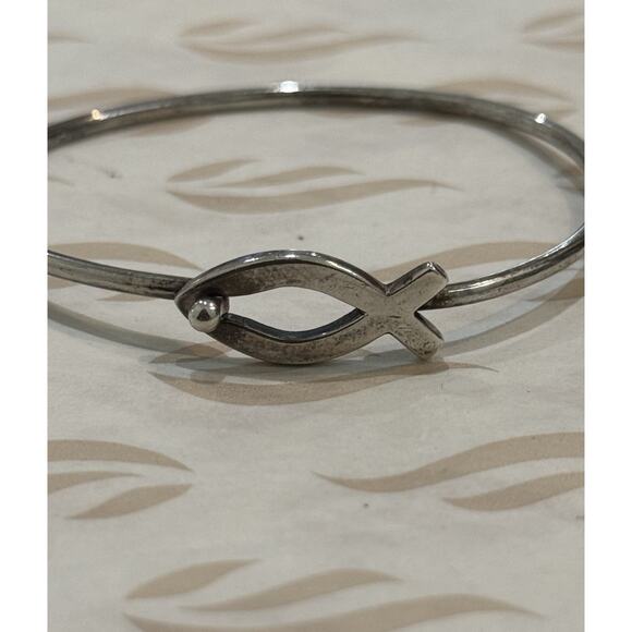 James Avery Retired Ichthus Fish Sterling Silver Hook Bangle Bracelet - Picture 4 of 5